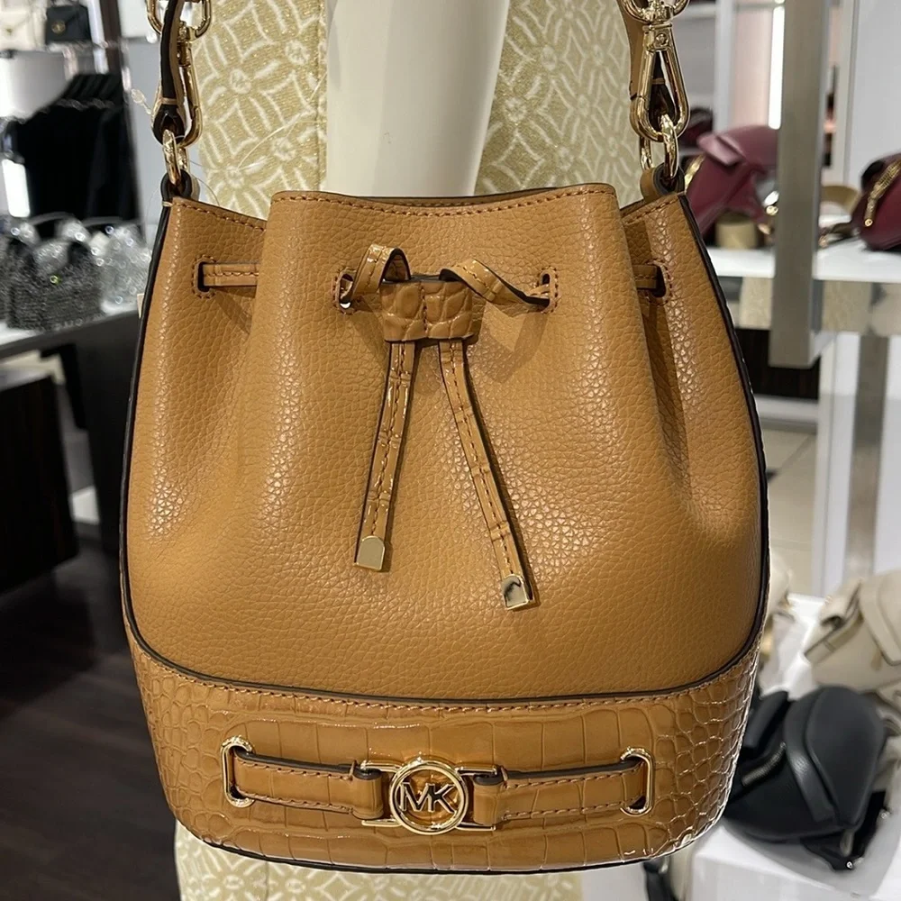 MICHAEL KORS  Reed Medium Pebbled Leather Belted Bucket Messenger Satchel Crossb